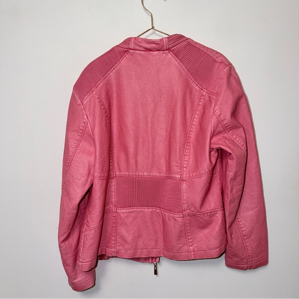 Cleo Petites Pretty Pink Jacket with Unique Sewn in Pleating Pattern 💖